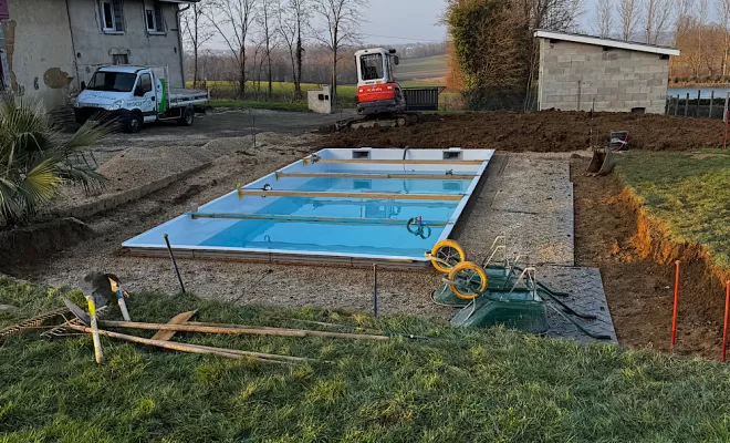 Les étapes d’une pose de piscine coque , Meximieux, D&B Aménagement Paysager